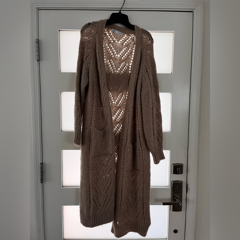 ZARA | cable-knit log sweater/duster